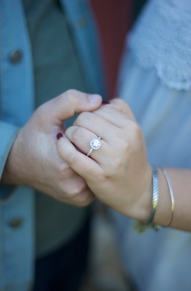 juliewolfe33's tweet photo. ❤💍 https://t.co/N6b3LFzfXM