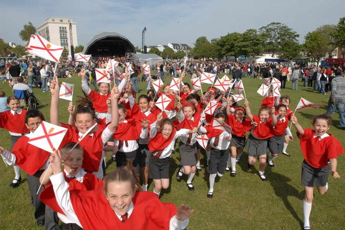 Thanks for making #LiberationDay so special! Pls keep sharing your photos &amp; memories using #Liberation72 (Photo: <a href="/JEPnews/">jepnews</a>) #jerseyci