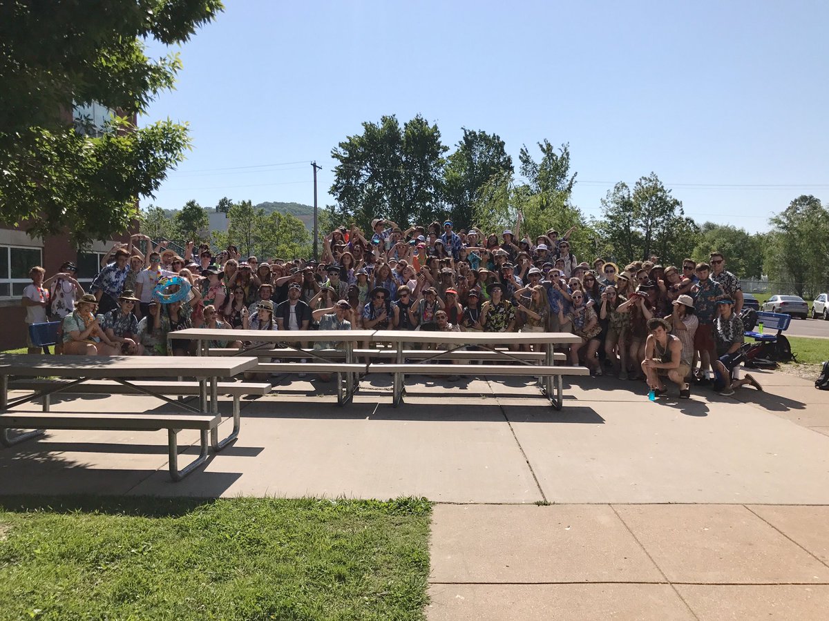 JagOfficers2017's tweet image. #SHSSeniorSpirit