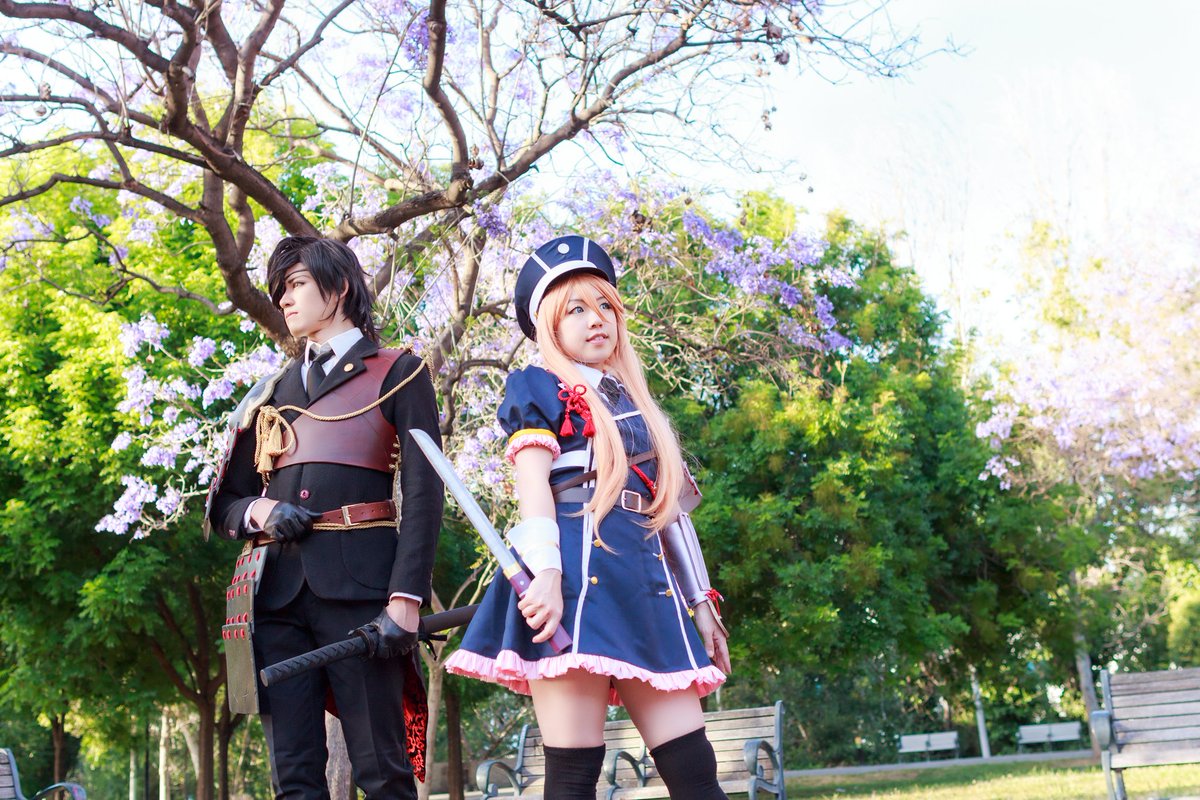PictorPicture's tweet photo. #fanime is almost upon us... here's a shot from #fanime2016 with jayseekyo (IG) and yukishirorurika (IG) from #toukenranbu https://t.co/1YsuUuR9Wx