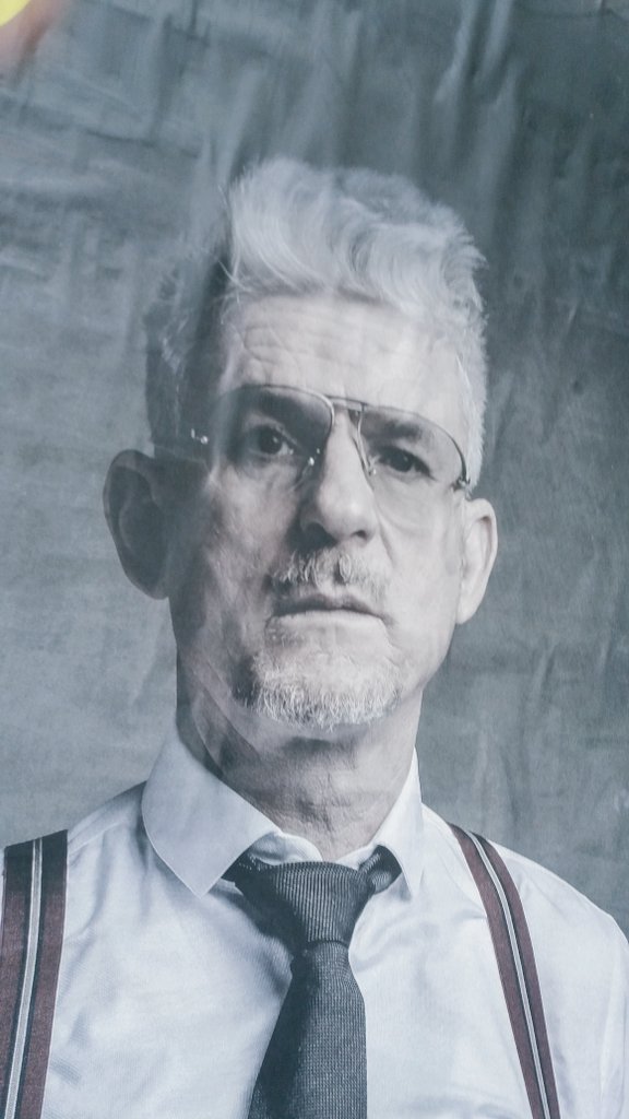 Kolkand's tweet photo. Heinz Strunk ist (manchmal) "Jürgen Dose". Wir haben den Autor und Entertainer besucht. Ein Portrait im @ARTEjournal https://t.co/qmTxcnlyCU https://t.co/FZKxtfxlfO