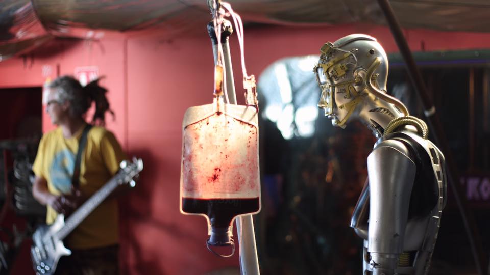 Une nouvelle session sur notre #Youtube, du lourd lourd lourd! youtube.com/watch?v=jmcw7p… merci <a href="/BusticPlaster/">bustic plaster</a>! #Toulouse #music #mixart #crazy