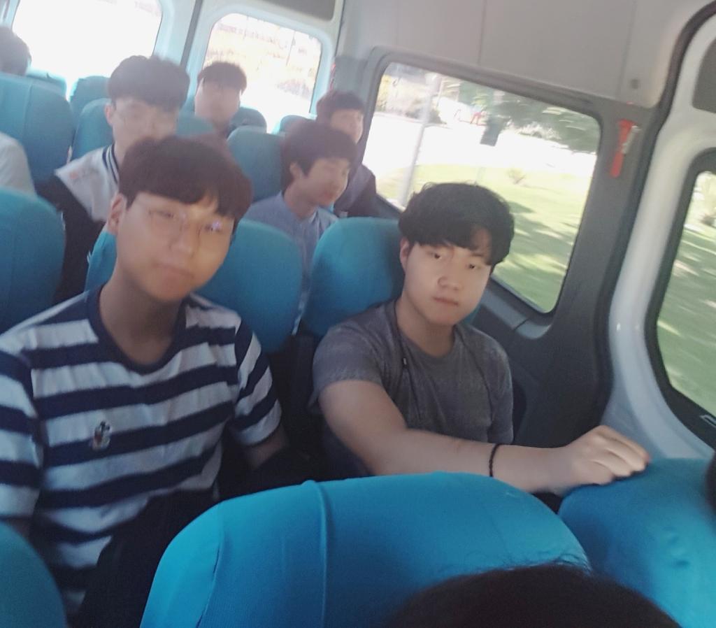 T1LoL's tweet photo. hi #SKTT1 https://t.co/MTIolGX3C7