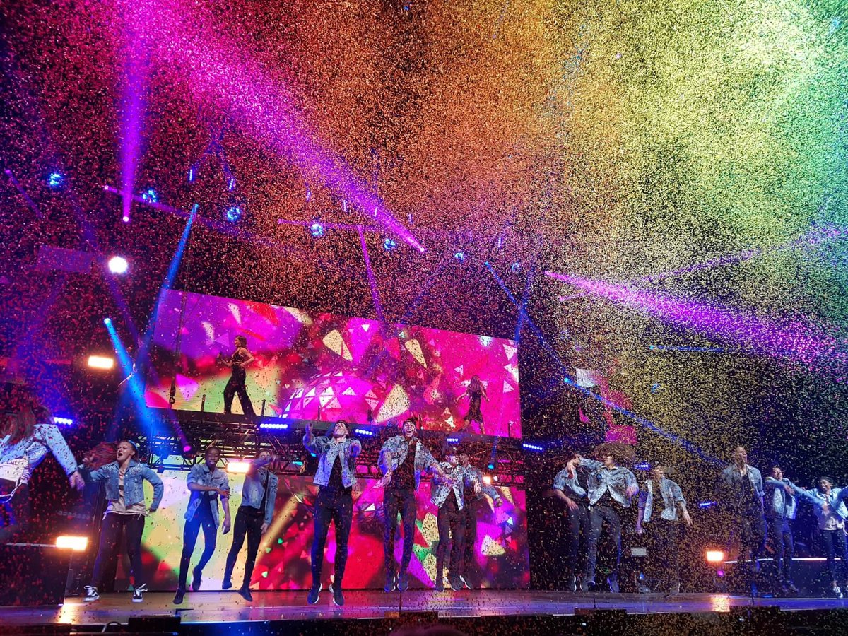 DW_Juniors's tweet photo. Who's missing #GenesisTour 💙coz we deffinately are 🙌🏽 such amazing moments were captured 📸✨ https://t.co/U82KGzryDW