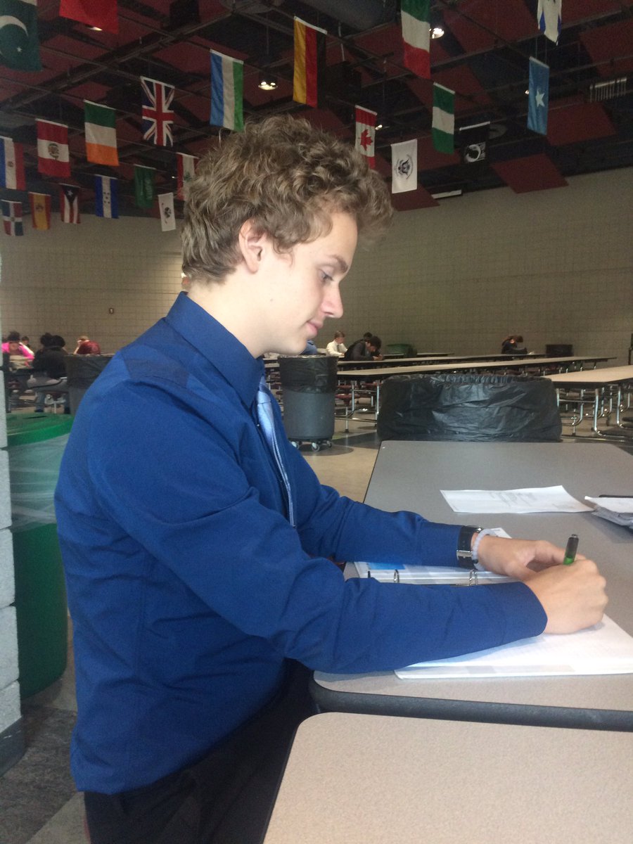 POAPS's tweet photo. Presidential candidate, Ryan Sheeran, working hard on his standpoints for current issues, but with style !😏👍🏻 #hardatwork #voteforryan https://t.co/W9eO9Dp5Zi