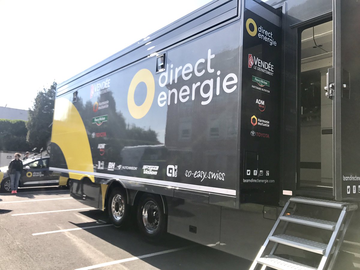 TeamTotalEnrg's tweet photo. Inauguration de notre nouveau camion mécano sur les #4jdd. Magnifique ! https://t.co/4iFTiIgfIN