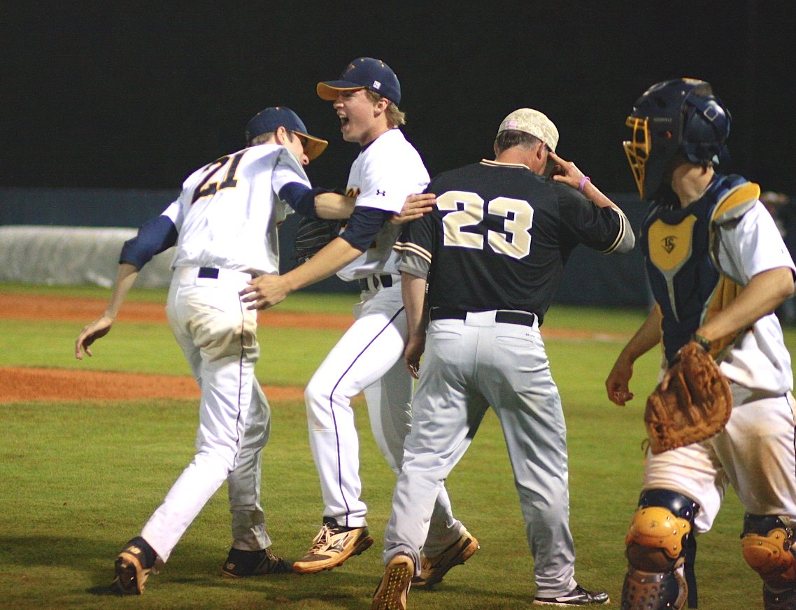 STORY: Mustangs sweep Bears to secure first region berth since 2012. Hailey picks up win in relief and fans four. clevelandbanner.com/stories/how-sw…