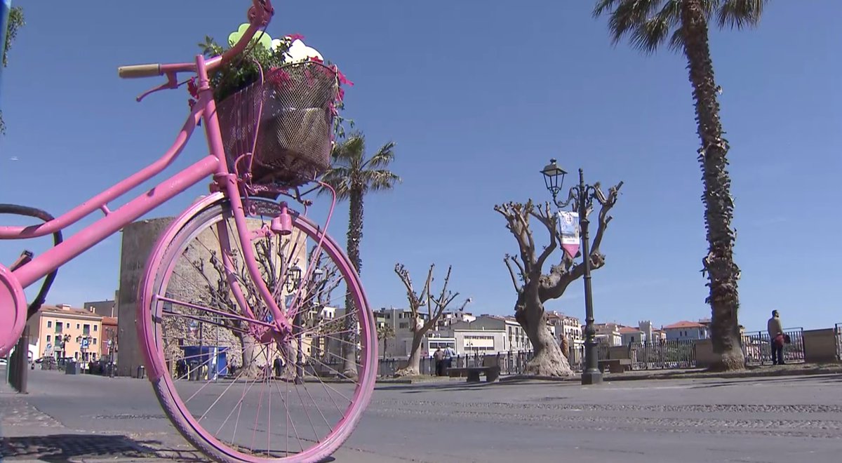 Rox_Castangia's tweet photo. #Alghero #giro100 #Sardegna #GirodItalia2017 #bencast https://t.co/zTp5gOaME0