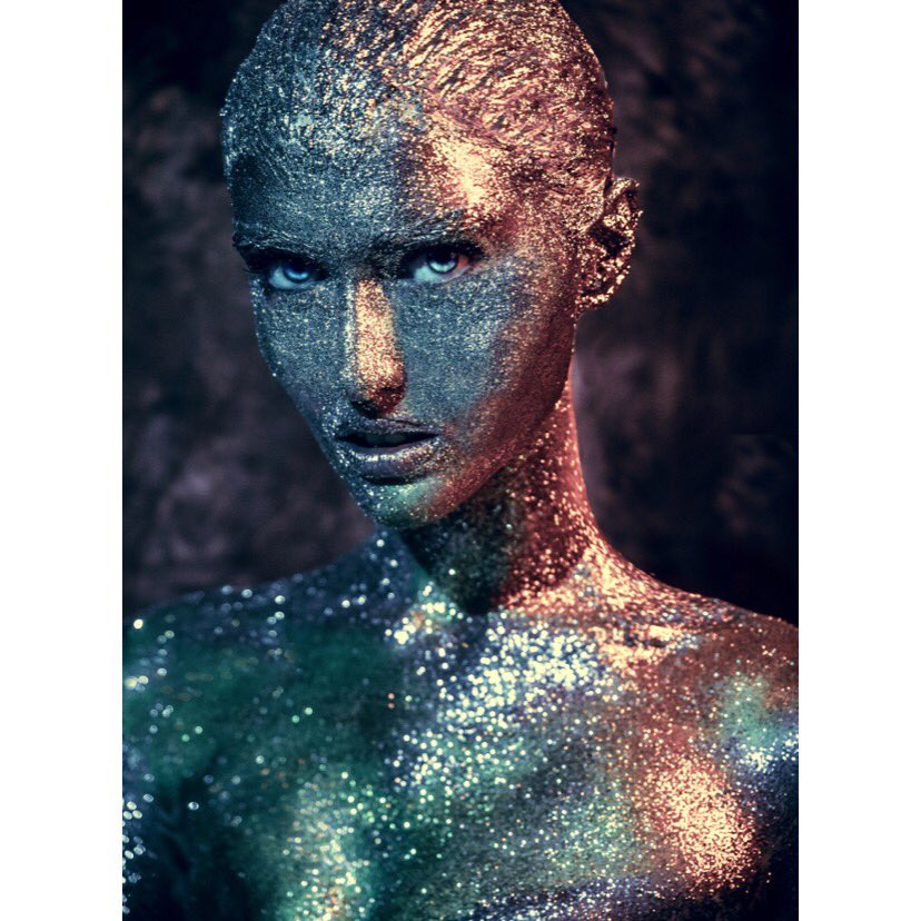 thecollectivema's tweet photo. Glitters Galore by #CollectiveTalent #MagicOwen.
#editorial #glitter #fashion #bold #creative #statement #highfashion #collectivemanagement https://t.co/IdYyys4hvz