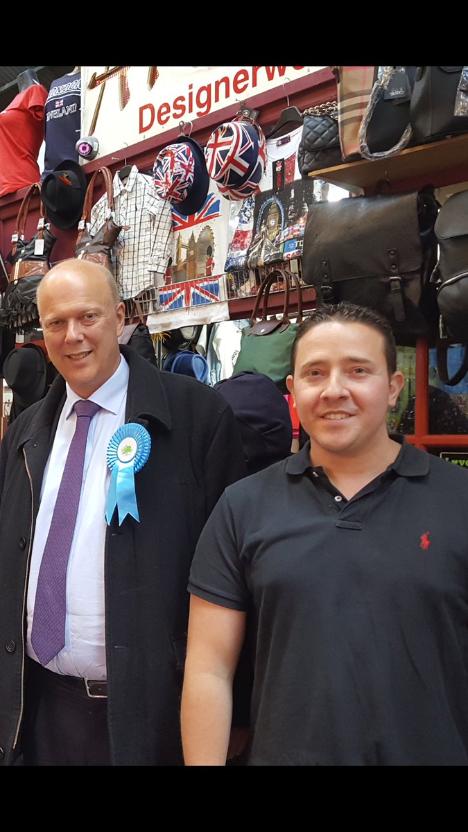 TootingMarket's tweet photo. Great to meet @ChrisGraylingMP today at #Tooting #Market talking about @Crossrail2 . #savetootingmarket https://t.co/izmFAla8sJ