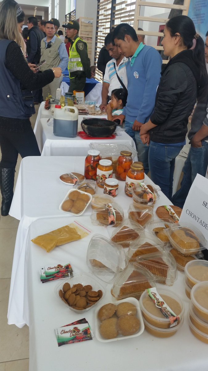 UEenColombia's tweet photo. Productores del Cauca de café, frutas, quinua y procesados expusieron ante embajadores de la UE sus expectativas de comercio y exportaciones https://t.co/ZMoPYTn2vE