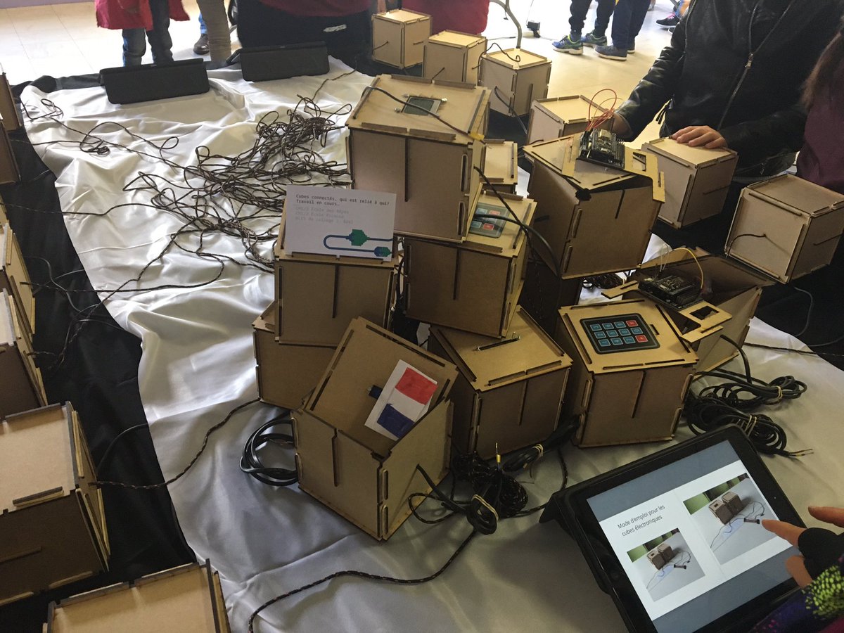 Des objets connectés aux objets connectants ! Merci à @Canope_70