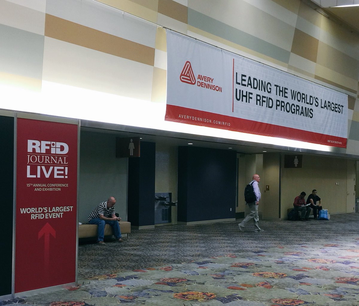 julievargasad's tweet photo. The call before the RFID JL storm @HannahBernard01 @AvyDenRBIS #RFIDLIVE #rfidready #iot https://t.co/u1RYcyxpko