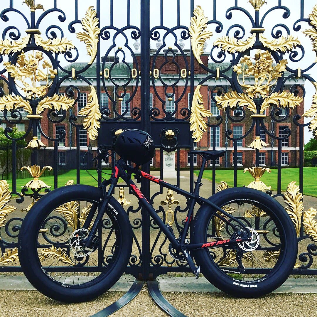 ktmbikesusa's tweet photo. It was take your KTM Fat Rat to work day in London!
PC: chugovb
 #ktmbikes #slickstyle https://t.co/5Auzhk3dt6