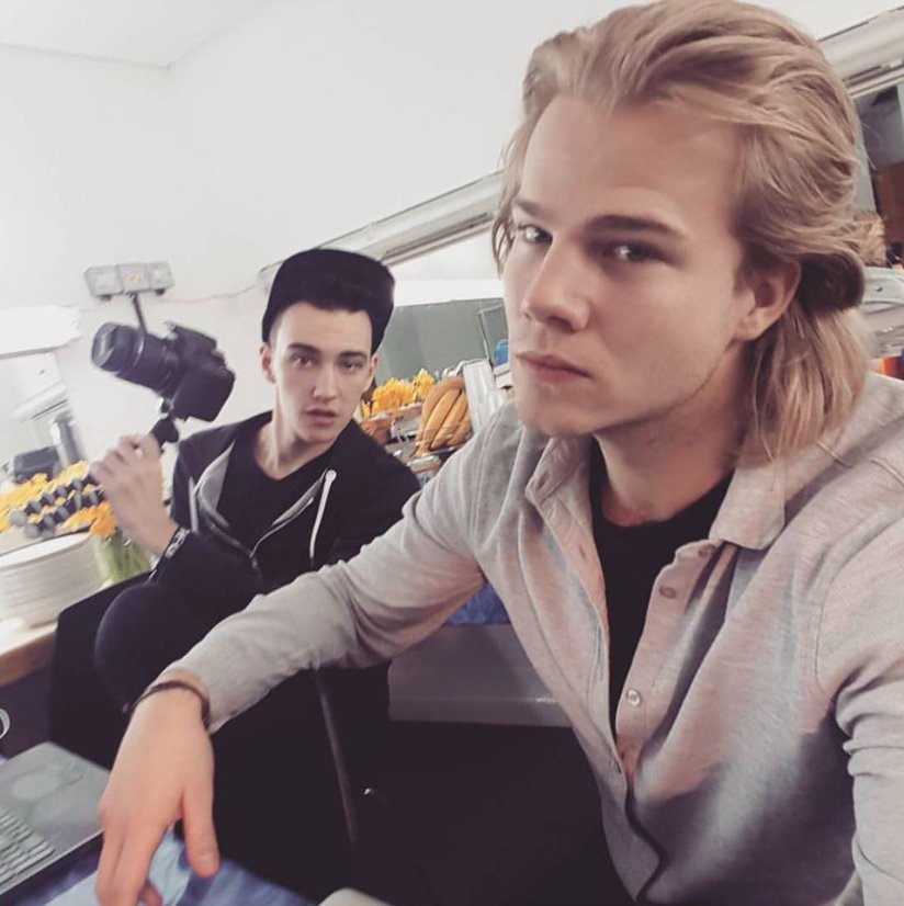 GLTalent's tweet image. Having a little tidy in the office, and look what we found! How good is this pic, please? #ChrisandDannyVlog @ChrisBourne @DannySimm