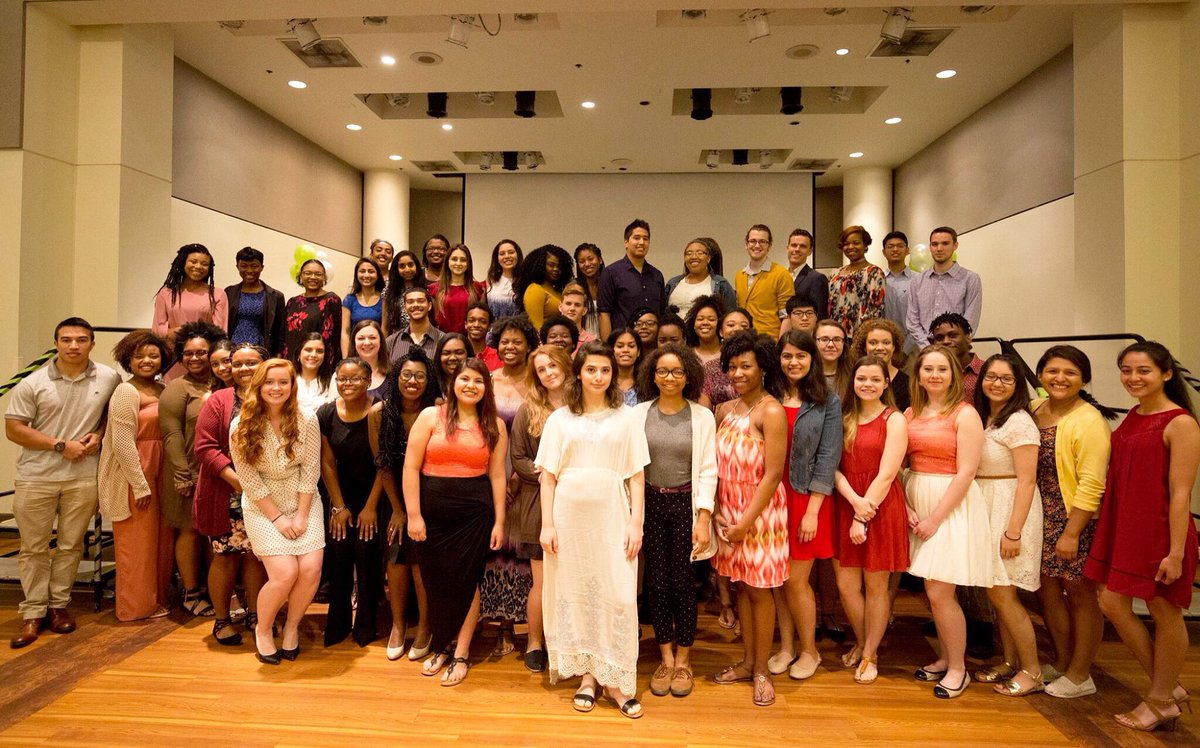 VCUASPiRE's tweet photo. ASPiRE 2017 grads completed 11K co-curricular hours, over half of those in direct service to partners in #RVA. #vcuaspire #makeitreal #vcu https://t.co/8XBTniErv4