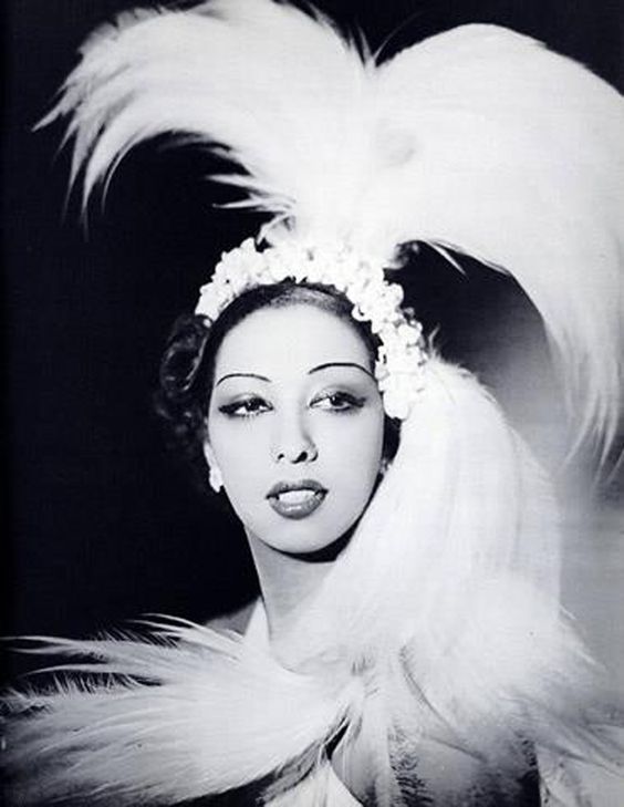 pimpmylingerie's tweet photo. La sublime Josephine Baker par Ronald P. Martin <3 #josephineBaker #artist #artiste #dancer #danceuse #woman #femme #RonaldPMartin https://t.co/DznxAUr42n
