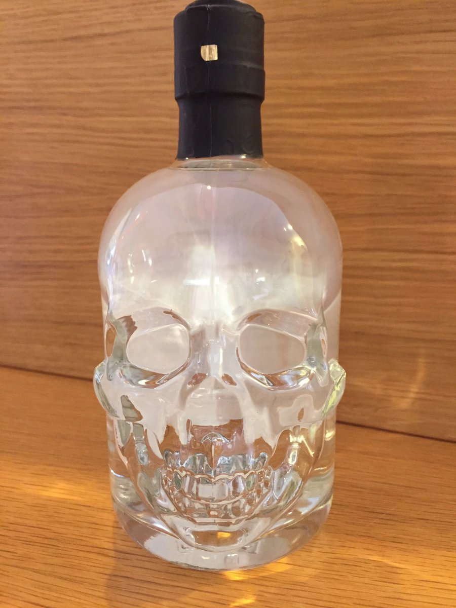 TheRumStory's tweet photo. *NEW STOCK*Steampunk gin have docked in Whitehaven. How amazing I this bottle of PIRATE GIN? Rascal strength 45% vol https://t.co/T8NsIUBSk8
