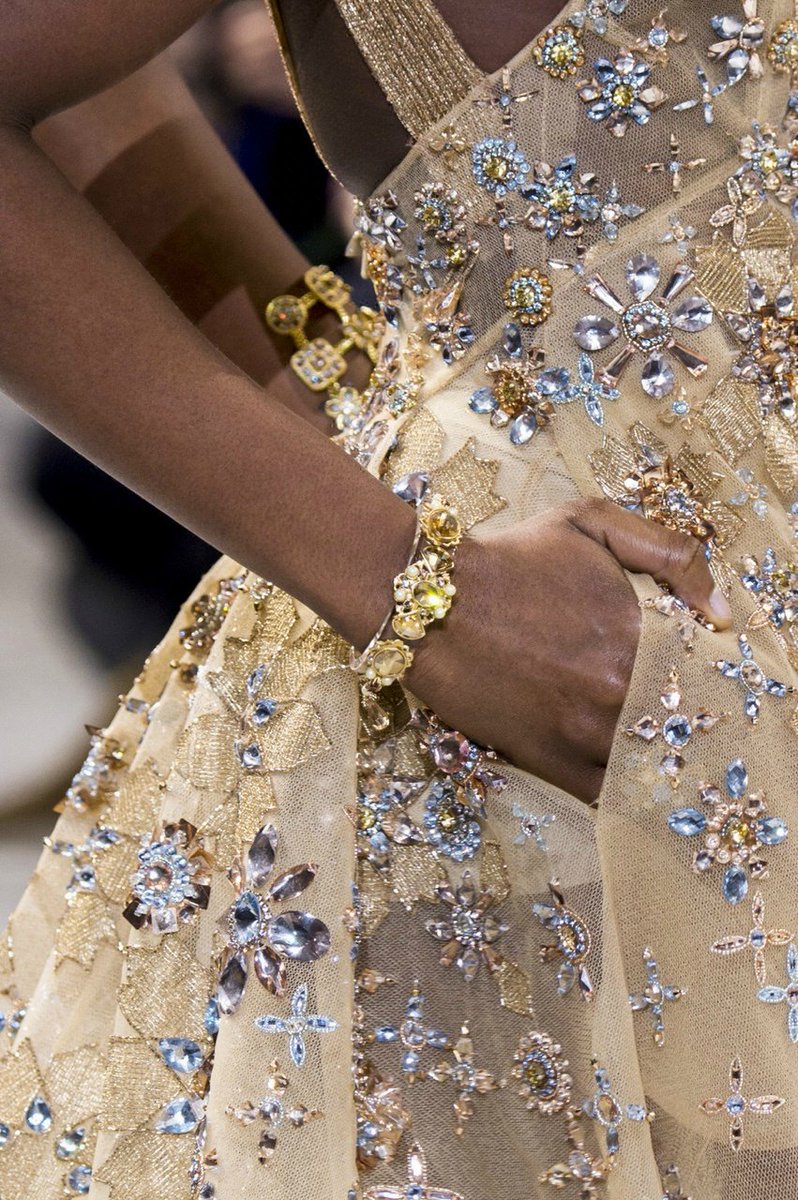CGdrawing's tweet photo. Elie Saab https://t.co/doM42d5VRE