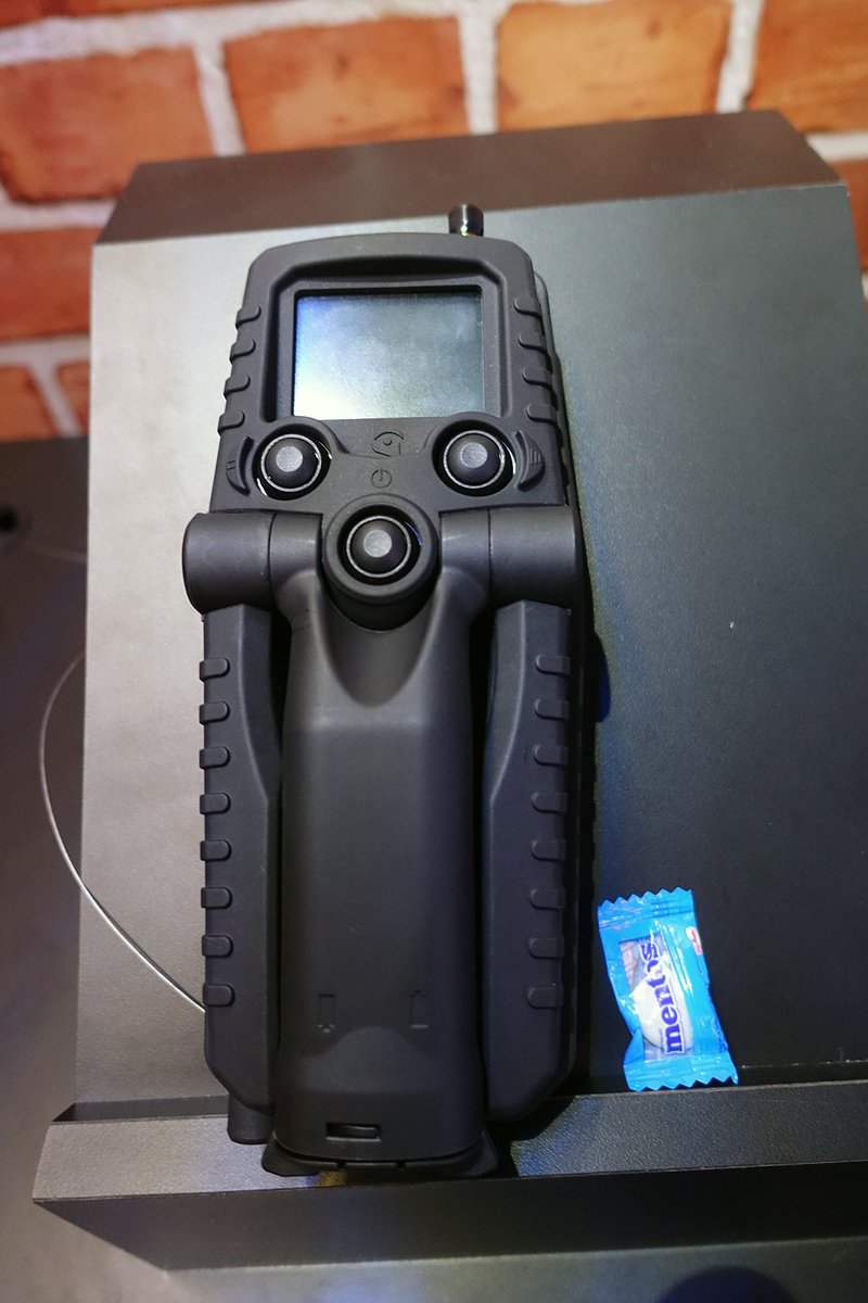 tpenghui's tweet photo. “Seeing Through Wall” - Spore Police’s portable Xaver™ 400 radar detects & locates people behind walls https://t.co/3I51xKAIiK #HTFest2017 https://t.co/0xTYvbDh5A