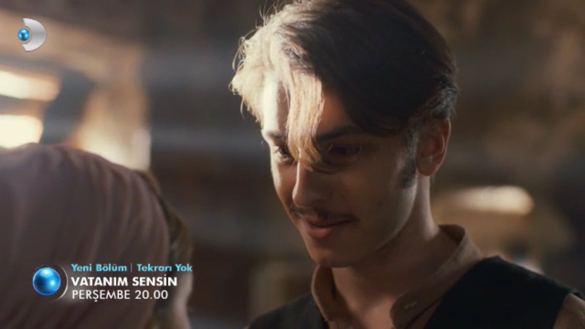 wonderselinisa's tweet photo. İki sevgili. #HiLeon https://t.co/UeD18jEgHB