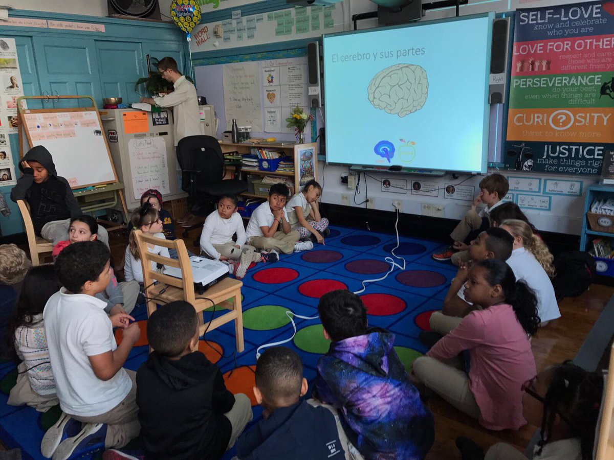 Such a great time at our neuroscience workshops in Spanish with <a href="/comunidadECUSA/">ECUSA</a> and <a href="/SpainEdOffice/">Spain Edu Office USA</a> at Dos Puentes Elementary School!