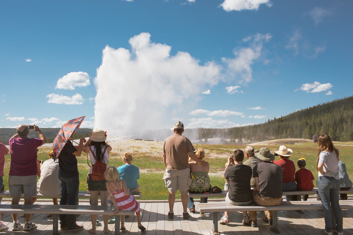 JimHughesPhoto's tweet photo. Old Faithful. To see more images from my road trips across America visit: https://t.co/MKbPZWW2Me https://t.co/Rax5D1fhQr