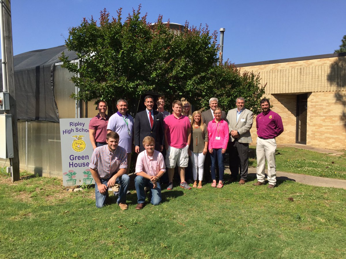 hassell_joey's tweet image. #RipleyTigers are excited to have @repdavidkustoff on campus @LaudCoSchools to visit w/ our @tnffa programs. @TNedu #postsecondarytransition