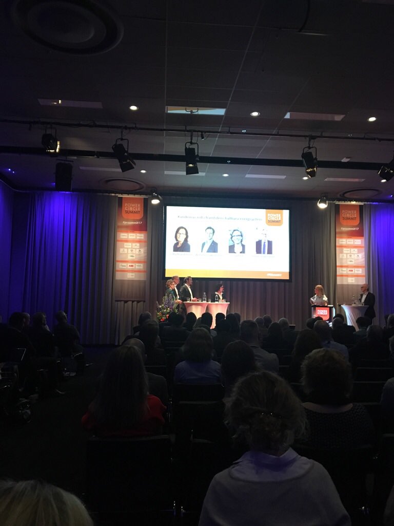 Vattenfall_Se's tweet photo. Många intressanta diskussioner på ett välbesökt #PCsummit17 #energi https://t.co/5vo4t7wGWm