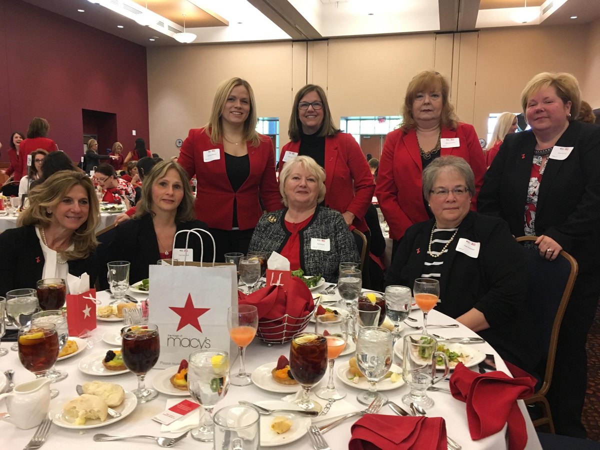 Hilton_Akron's tweet image. Members of the @Hilton_Akron, @DoubleTreeAkron, and @SheratonAkron are proud to join #AkronGoRed today with the @AmerHeartAkron!