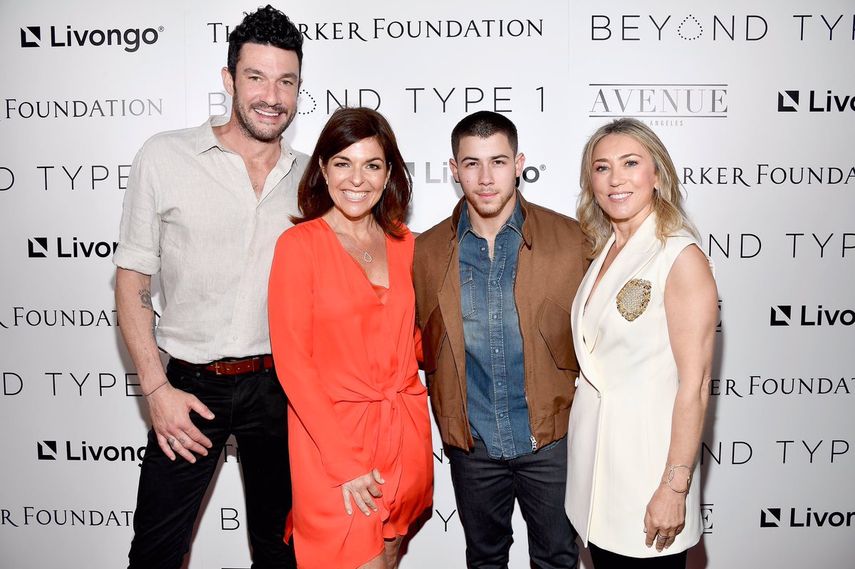 SarahHBSLucas's tweet photo. Always proud to stand together with my @BeyondType1 co-founders. As Nick says, "Lightening in a bottle." #CureT1D  #BeyondLA https://t.co/T4oEFR89gE