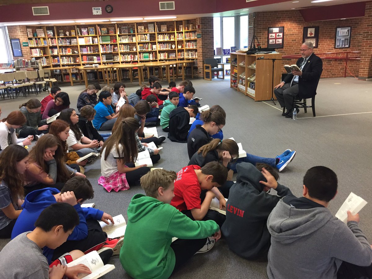 JAndrewsMath's tweet image. Thank you so much @mikelubelfeld for being our 6Red Mystery Reader for @jabertie 's Book Scavenger &amp;amp; for chatting about the book #Engage109