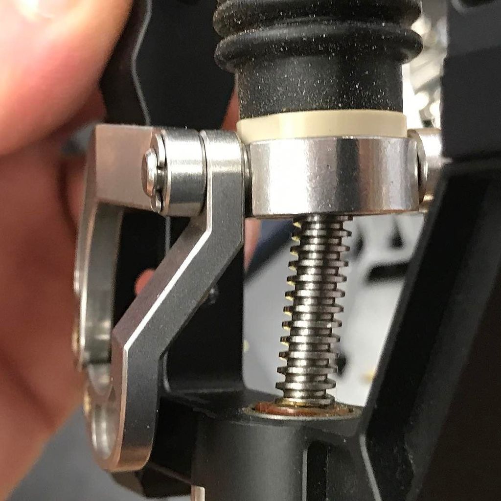 Aerialpixels's tweet image. Inspire 1 retractable landing gear lead screw bent from crash. #apxls #aerialpixels #dji #inspire1 #dronerepair #dronecrashes