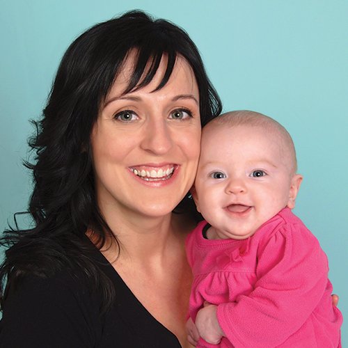 jcpportraits's tweet photo. #SessionTip - Need help choosing an outfit for your next photo? A pop of red or pink looks great against a teal background! https://t.co/bajyCkzwjN
