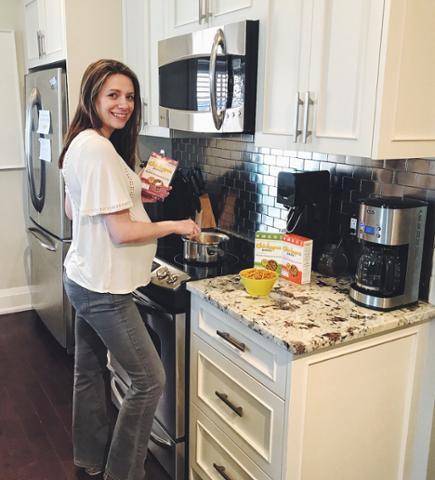 ventureprk_labs's tweet photo. .@ChickapeaPasta  gives 3 words to describe the people she's met at DV in prep for Demo Day https://t.co/e3UuoVeDvY   #EntrepreneurialNation https://t.co/dxYPyMQy3a
