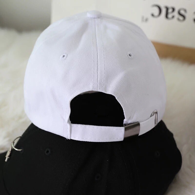 shopbytinggg's tweet photo. [Pre-order] CP40 #หมวก PARIS
Color: ดำ/ขาว
Price: 200 บาท
#tscap https://t.co/QbP69fI7yy