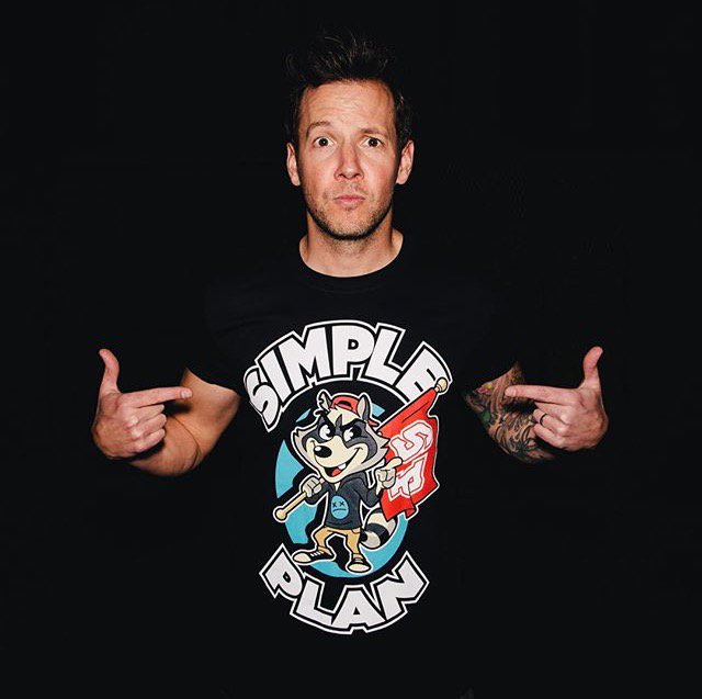 Happy 38th Birthday Pierre Bouvier!
Apa lagu Simple Plan favorite mu? 