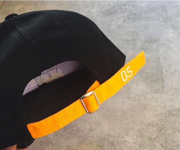 shopbytinggg's tweet photo. [Pre-order] CP42 #หมวก 
Color: ดำ/ขาว/น้ำเงิน
Price: 190 บาท
#tscap https://t.co/DjHdIMfIwJ