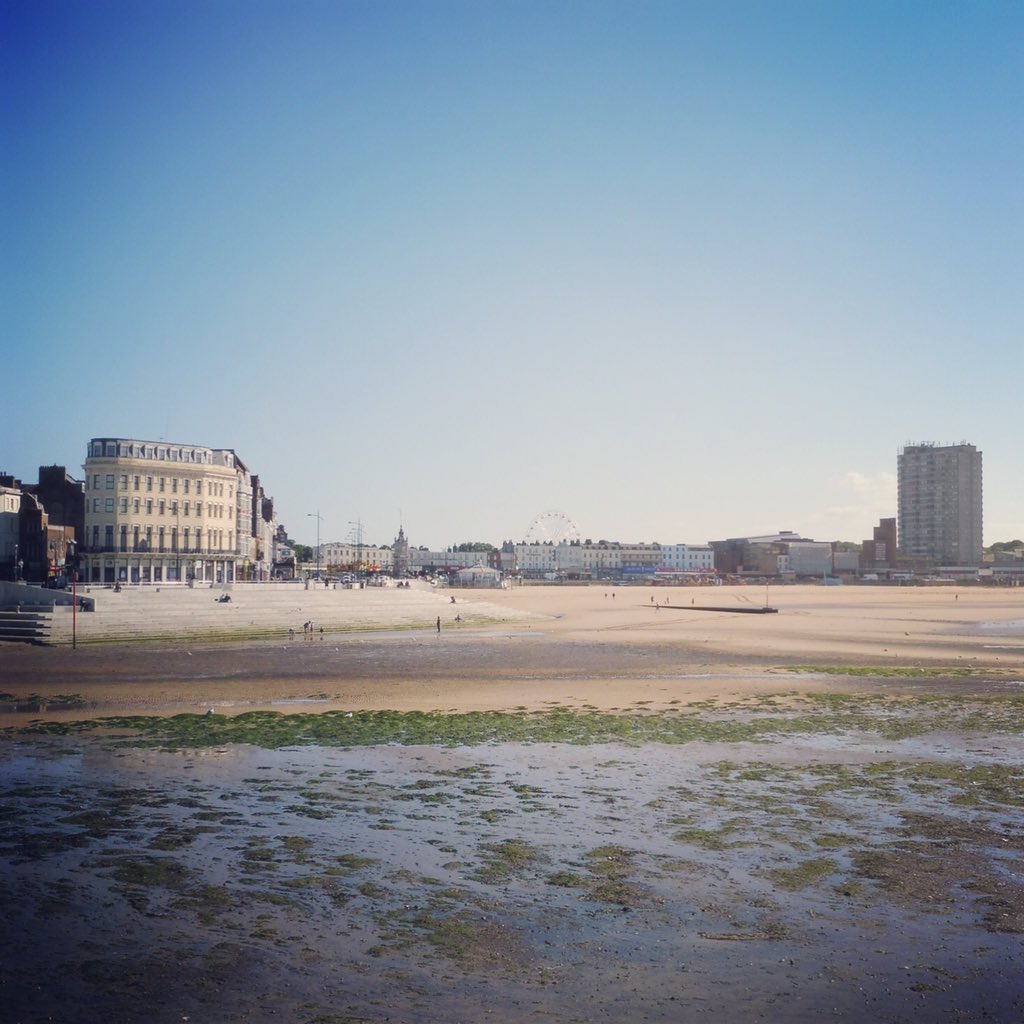 JetsettingJade's tweet photo. Sunny afternoon in #Margate https://t.co/IG4Sqy4oYP