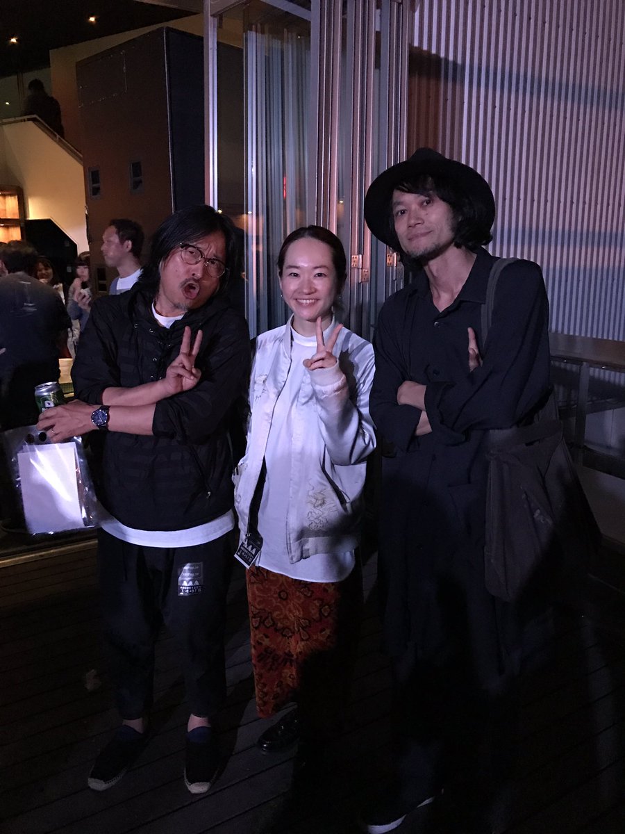 Uzivatel 北澤 Momo 寿志 Na Twitteru 島田大介監督とヘアメイクの根本亜沙美ちゃんとのスリーショット サカナクション 10周年 ファン投票 一位 目が明く藍色 Mv 初めて 2人にお願いしたのがこの曲 ありがとう