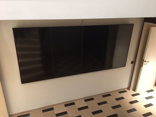 Cornflakestaff's tweet photo. Our first Video Artwork feature... Panels mounted, time to get it commissioned! #liveinstall #avtweeps #theartofcontrol https://t.co/PoyWzPwiuy