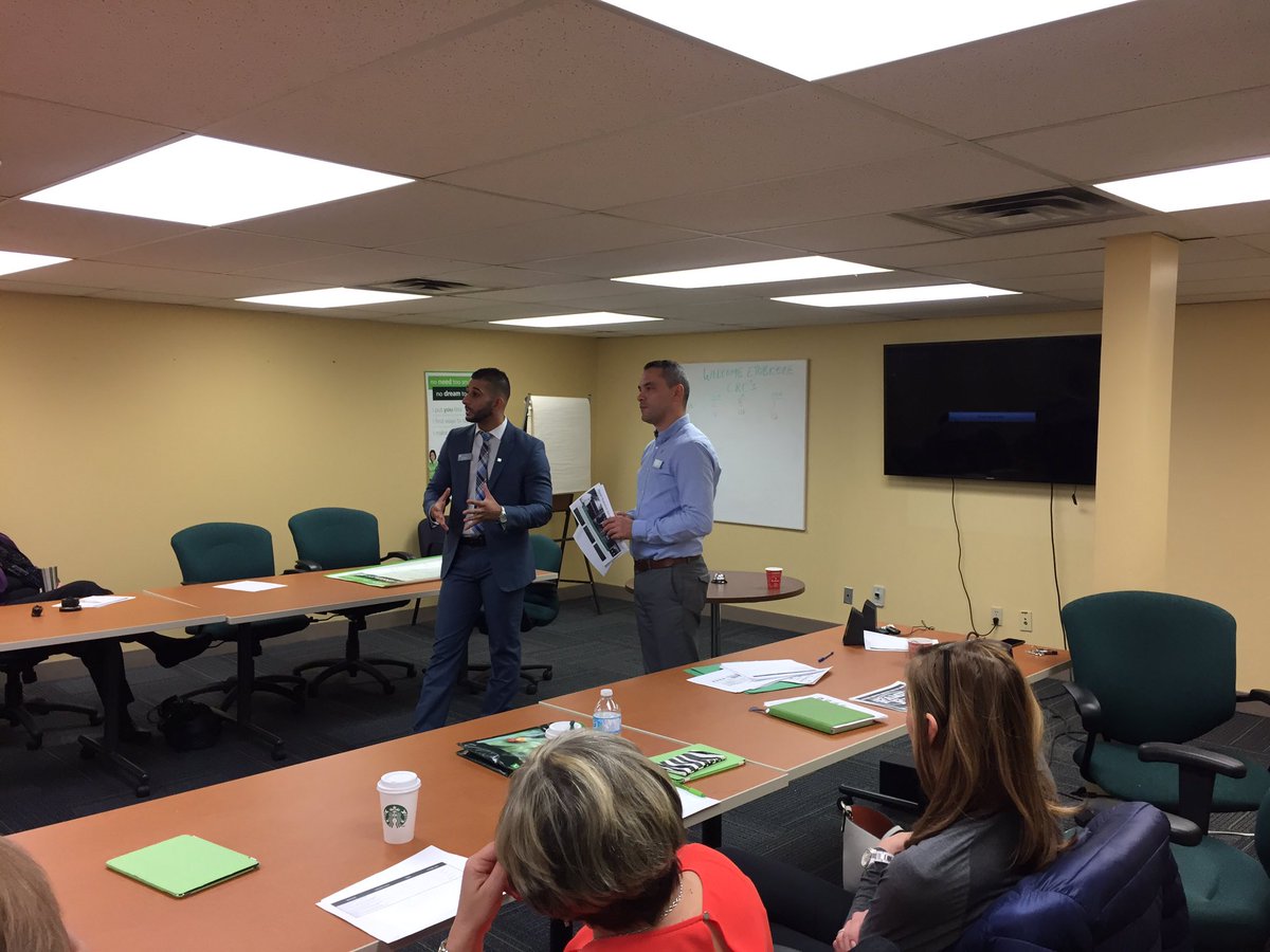 John_Metti's tweet photo. Enhancing digital capabilities with our CRC team in Etobicoke! #transitiontodigital @PeterStajan_TD @AndrewP_TD @LindaMacKay_TD @ierulli https://t.co/gB2i0EV6Yg