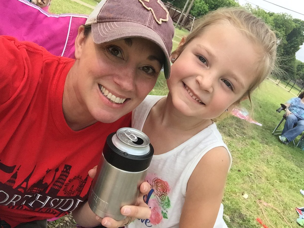 ljurkash's tweet photo. Picnic at the park with my KD kiddos!! #fieldtrippin #kdrocks @hachienorthside https://t.co/0GUa22G1wL