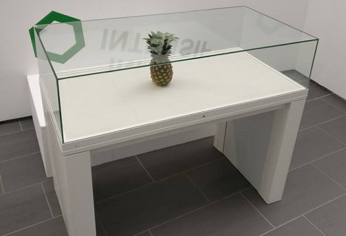 tolisani's tweet photo. Aluno deixa abacaxi em exposição de arte e fruta é colocada em exibição
 https://t.co/PMrAYb9hif by #su_higa via @c0nvey https://t.co/hy8EixEUzR