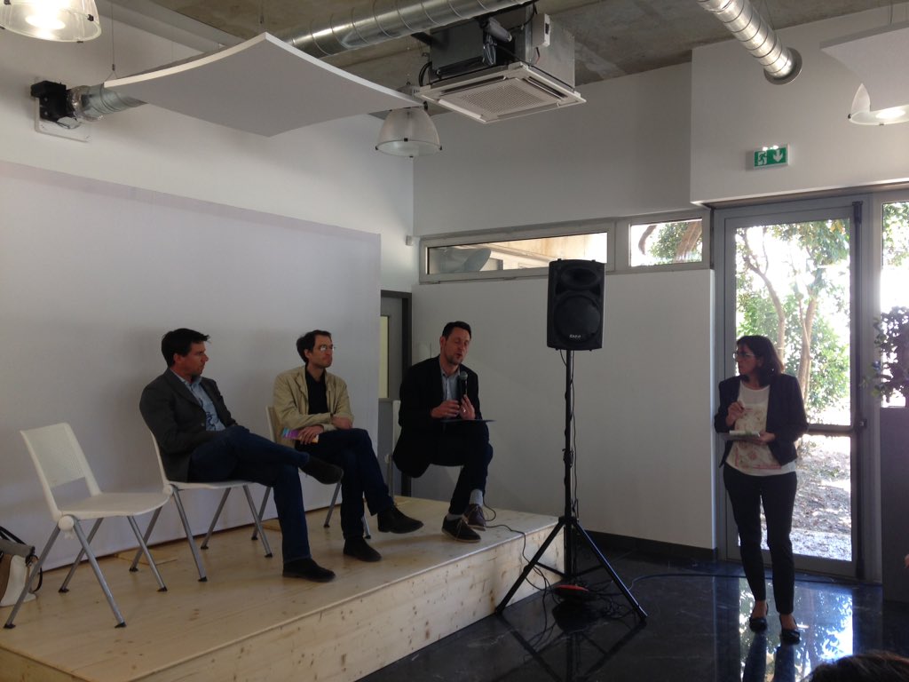 LeLabOSC's tweet photo. Avec @clementine_ma @SRoumeau en direct du #fablabgn "l'innovation nait de la diversité des entrepreneurs" selon @francispisani #sharitories https://t.co/aSqTUavEjg