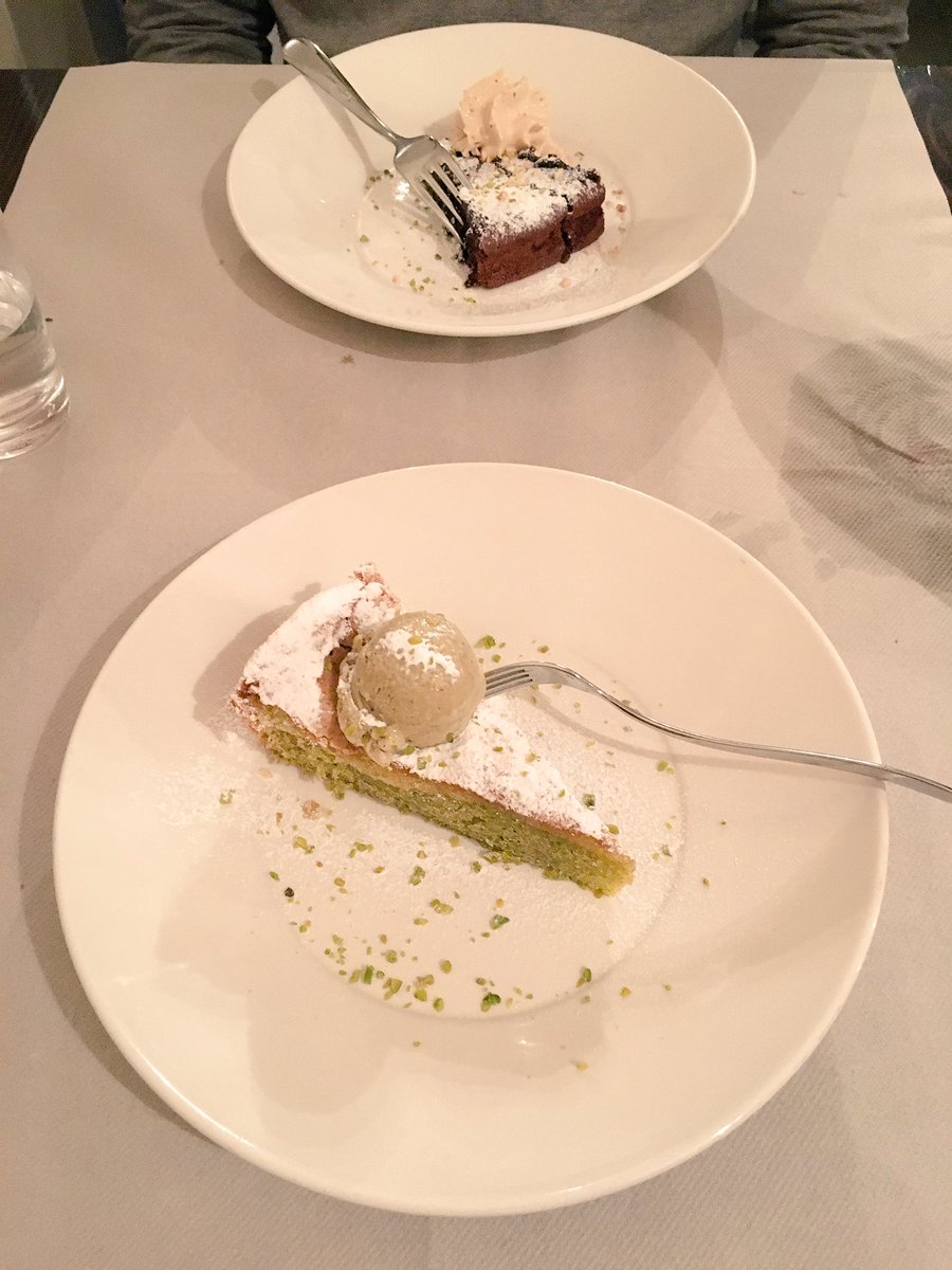 lovely first dinner in venezia at osteria alle testiere, fresh seafood & omg that pistachio flour cake! #veniceeats