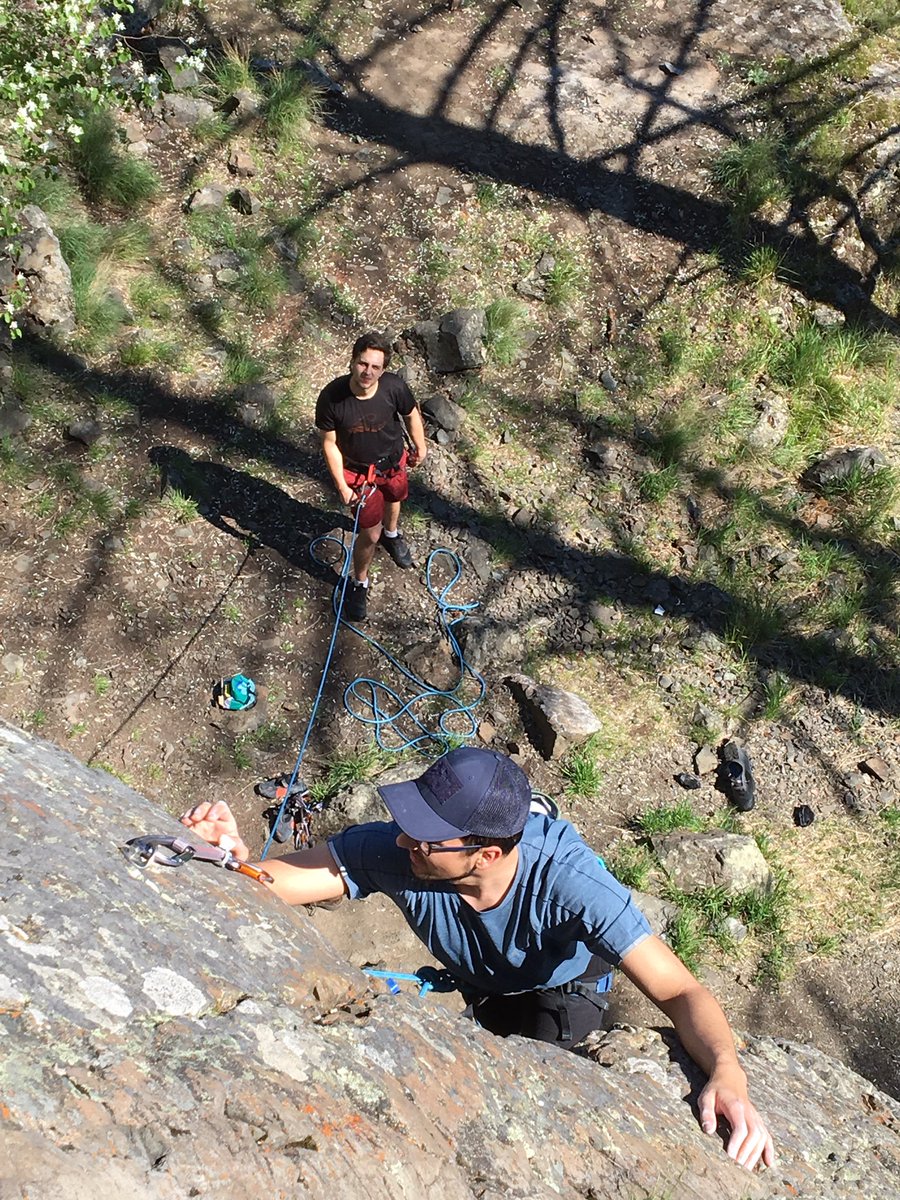 _rylsco's tweet photo. Awesome day taking clark out for his first lead climb. #sportchekathlete #ryekasport #skratchlabs #endurancetap @RyekaSport @sportchek https://t.co/RvWUDsgxRv