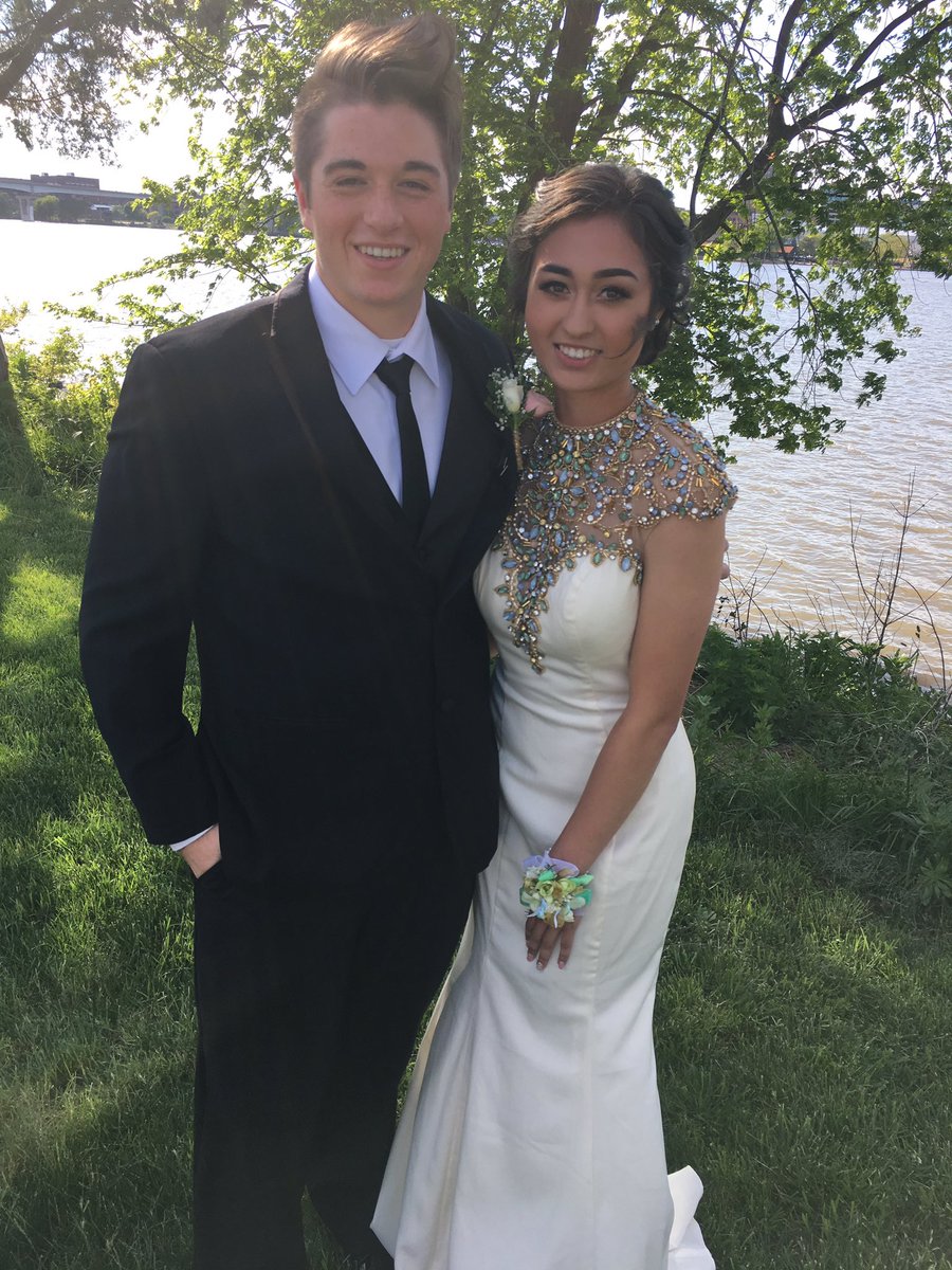 BrendanAxelson's tweet photo. Good time at prom with some good looking people (Especially my date😍) https://t.co/X6Ldn0As0p