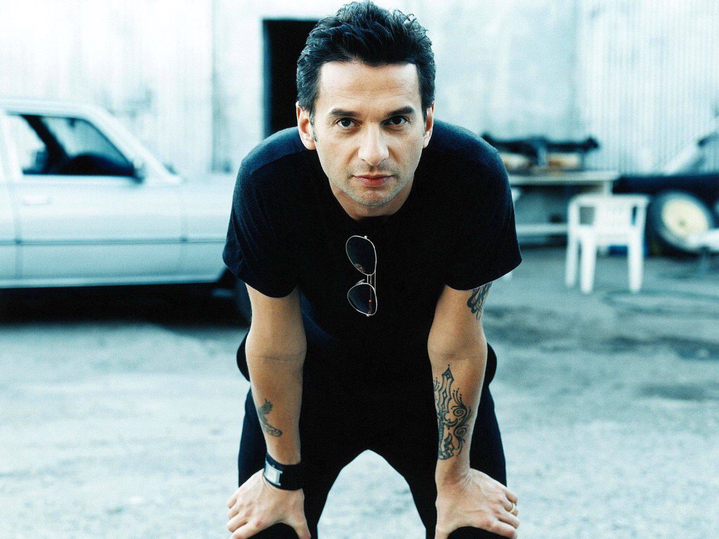 Happy 55th birthday to Dave Gahan. What a great front man   