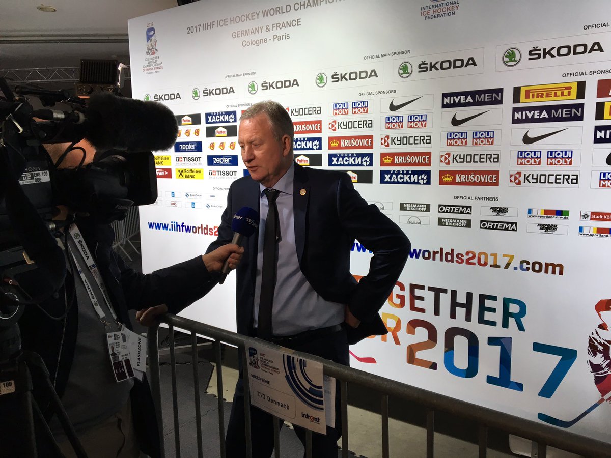 mortensorensenx's tweet photo. Karlssons opskrift på sejr over Slovakiet: "Stay away from the fucking penalty box". #isdk https://t.co/9kg53VbFjz